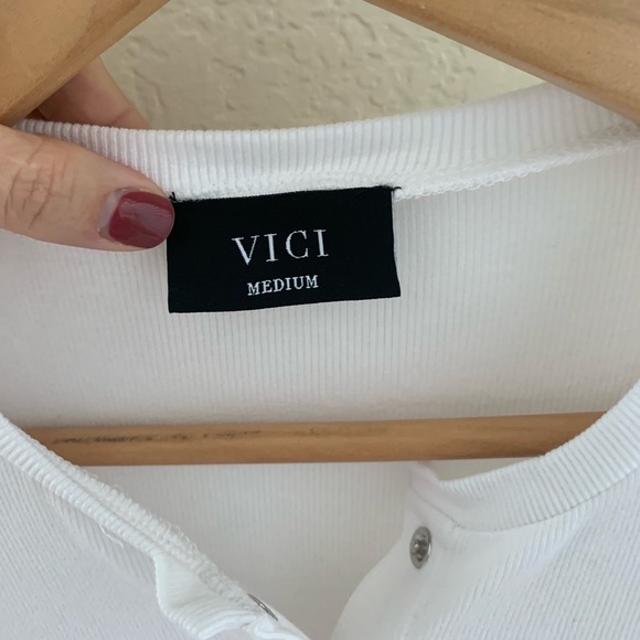 *NEW* VICI ELISE RIBBED HENLEY BODYSUIT - WHITE - Picture 6 of 7